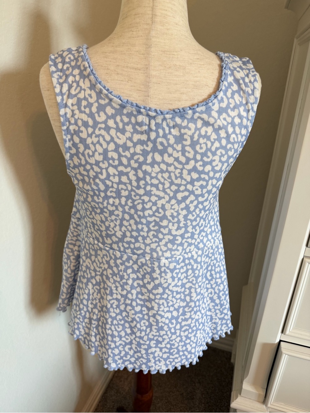 Printed Ruffle Tank Top - Picture 5 of 7